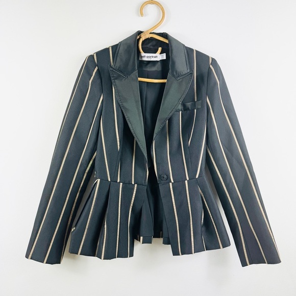 Self-portrait tailored stripe blazer WORN ON TV! highly sought after!!! - Picture 11 of 16